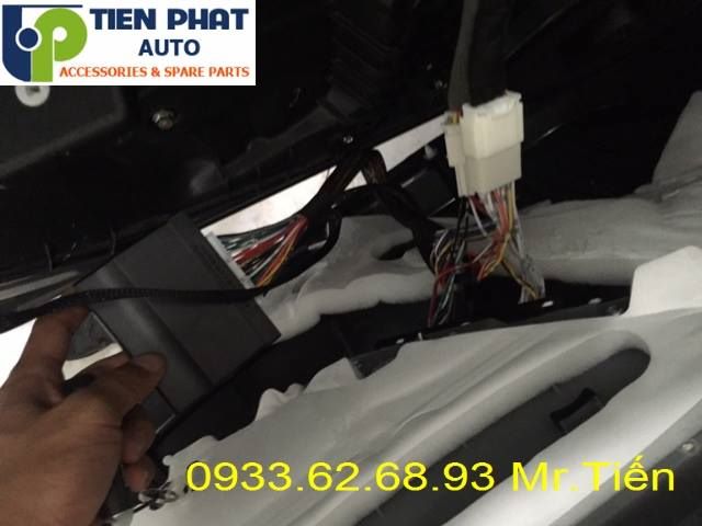 gap guong len kinh theo remos cho xe mazda
